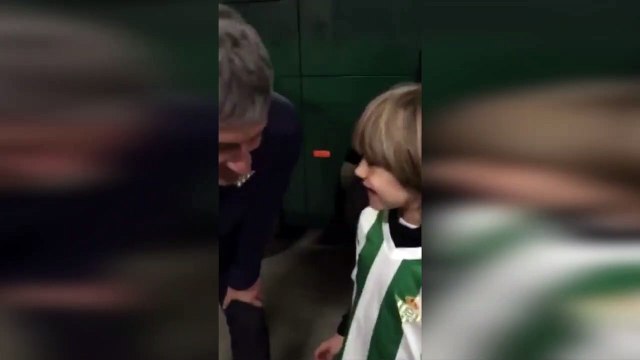 La canción de ánimo del pequeño Hugo del Betis a Quique Setién