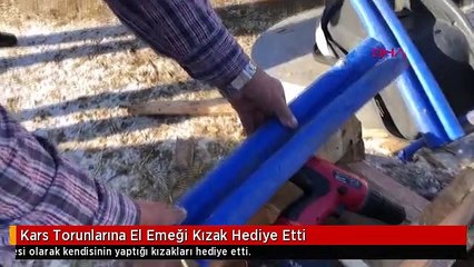 Kars Torunlarına El Emeği Kızak Hediye Etti