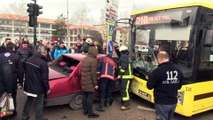 Otomobille halk otobüsü çarpıştı: 1 yaralı - BURSA