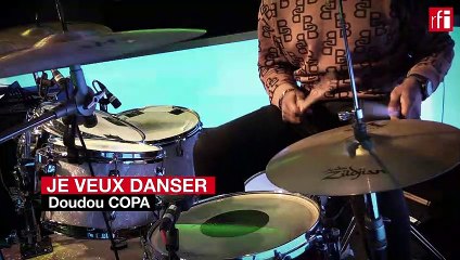 "Je veux danser" par Doudou Copa dans Couleurs Tropicales