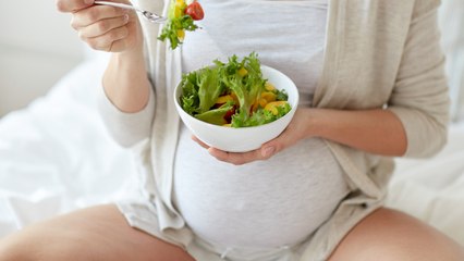 Ernährung in der Schwangerschaft: Diese Vitamine brauchst du