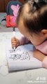 Ce bébé fait des dessins dingues pour son âge