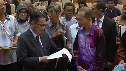 Families of those on death row hand over memorandum to Cabinet