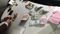 Atatürk Havalimanı'nda lüks araçta para dolu çanta bulundu