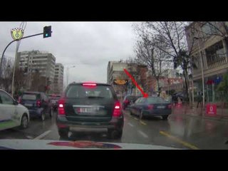 Lëviznin në korsitë e dedikuara, policia ndëshkon drejtuesit e mjeteve