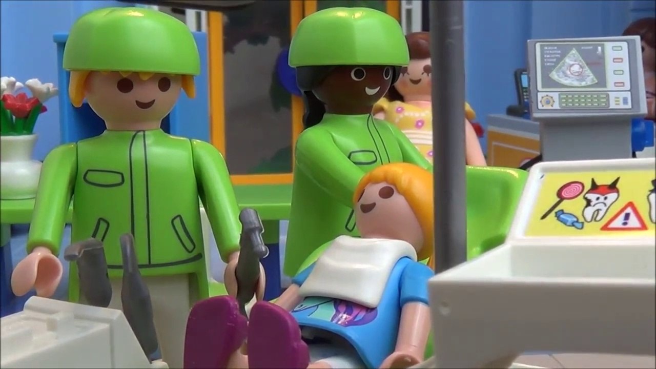 Playmobil - Jade va chez le dentiste apres avoir mange une glace ! - Dentiste & Glacier - Film