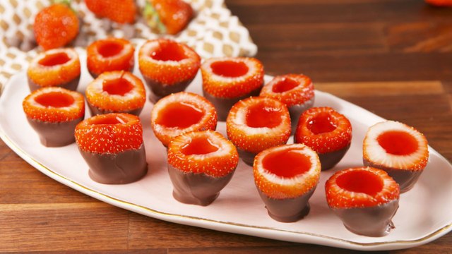These Chocolate Dipped Strawberry Shots Are The Perfect Valentines Day Treat