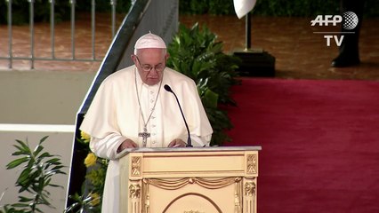 Papa pide en Panamá compromiso contra “corrupción” en política