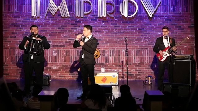 Maluma - Cuatro Babys (Crítica) Los Tres Tristes Tigres.