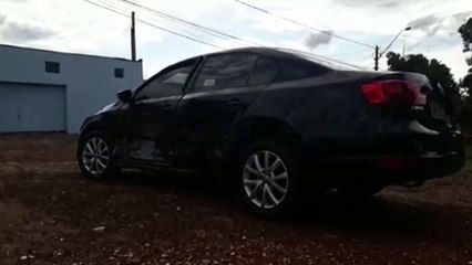 Carros colidem no Bairro Nova York