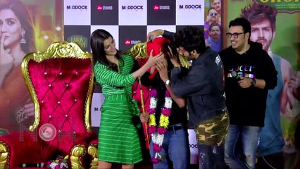 Kartik Aaryan and Kriti Sanon INSULT A Reporter At Luka Chuppi Trailer Launch