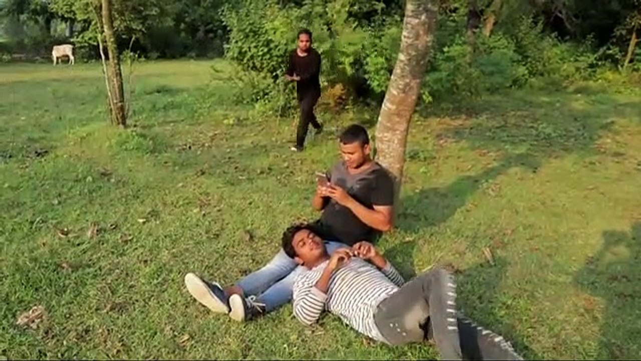 Funny video of amazing guy making fun with friends