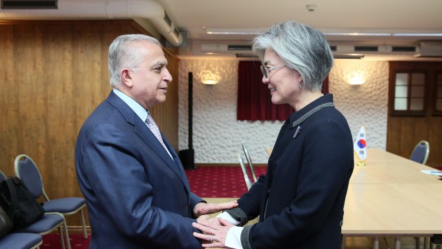 한-이라크 외교 장관 회담...관계 발전 논의 / YTN