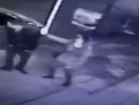 Genç Kız, Tacizciyi Biber Gazıyla Püskürttü