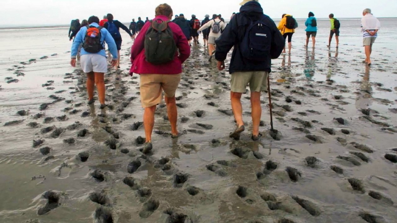 "La traversée du Mont Saint Michel " - Photographies de Claude Pierry - Musique de Michel Allain