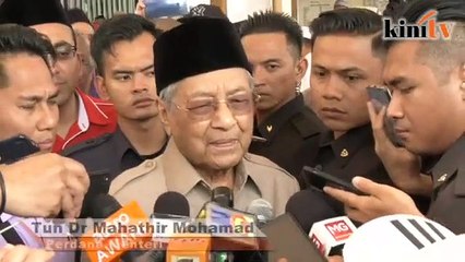 Najib 'Raja Troll'? Dia cari simpati orang, kata Dr M