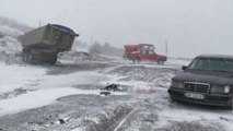 Vijojnë reshjet e dëborës në Dibër, ngricat sjellin vështirësi në akset rrugore