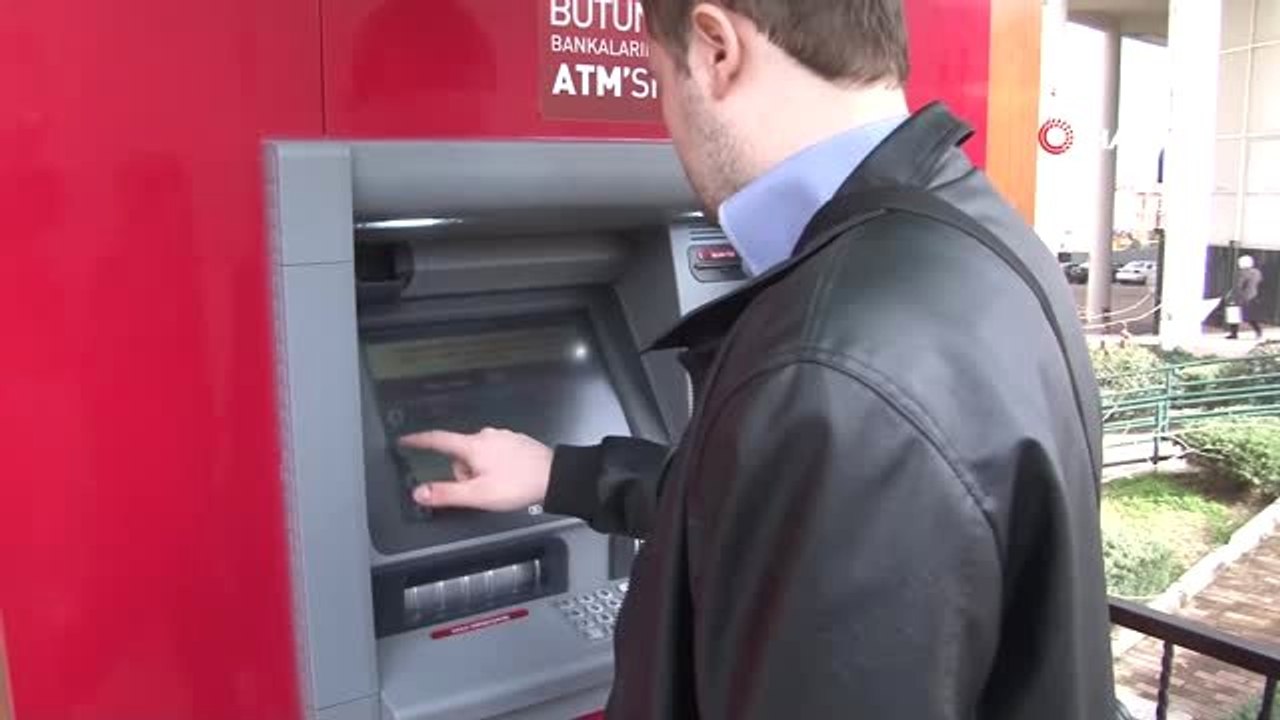 Bankalar İşsiz Vatandaşa 20 Bin Lira Limitli Kredi Kartı Verdi