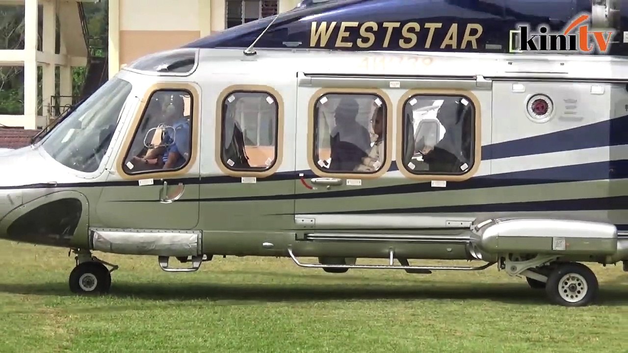 Dr M tiba di Cameron Highlands menaiki helikopter