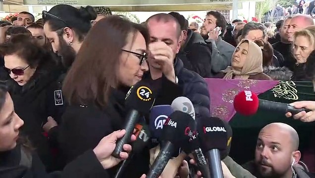 Ayşen Gruda'nın cenaze namazı - Sanatçı arkadaşları anlatıyor (2) - İSTANBUL