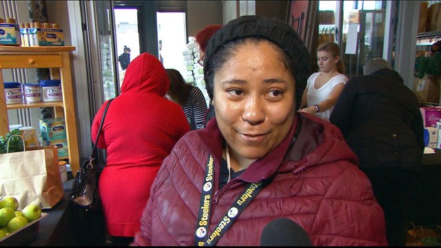 Unpaid federal workers of US rely on charity to survive