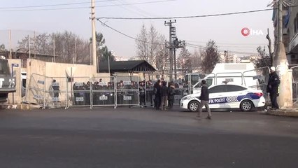 Hdp'li Milletvekili Leyla Güven Cezaevinden Ambulansla Çıktı