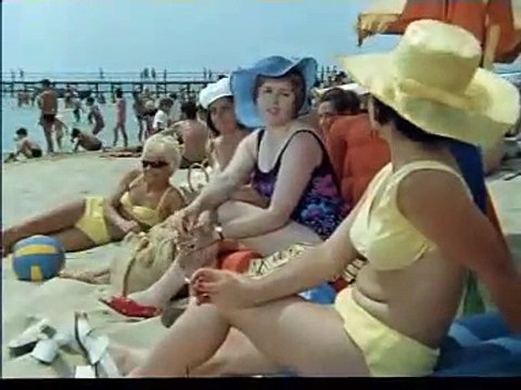 С деца на море