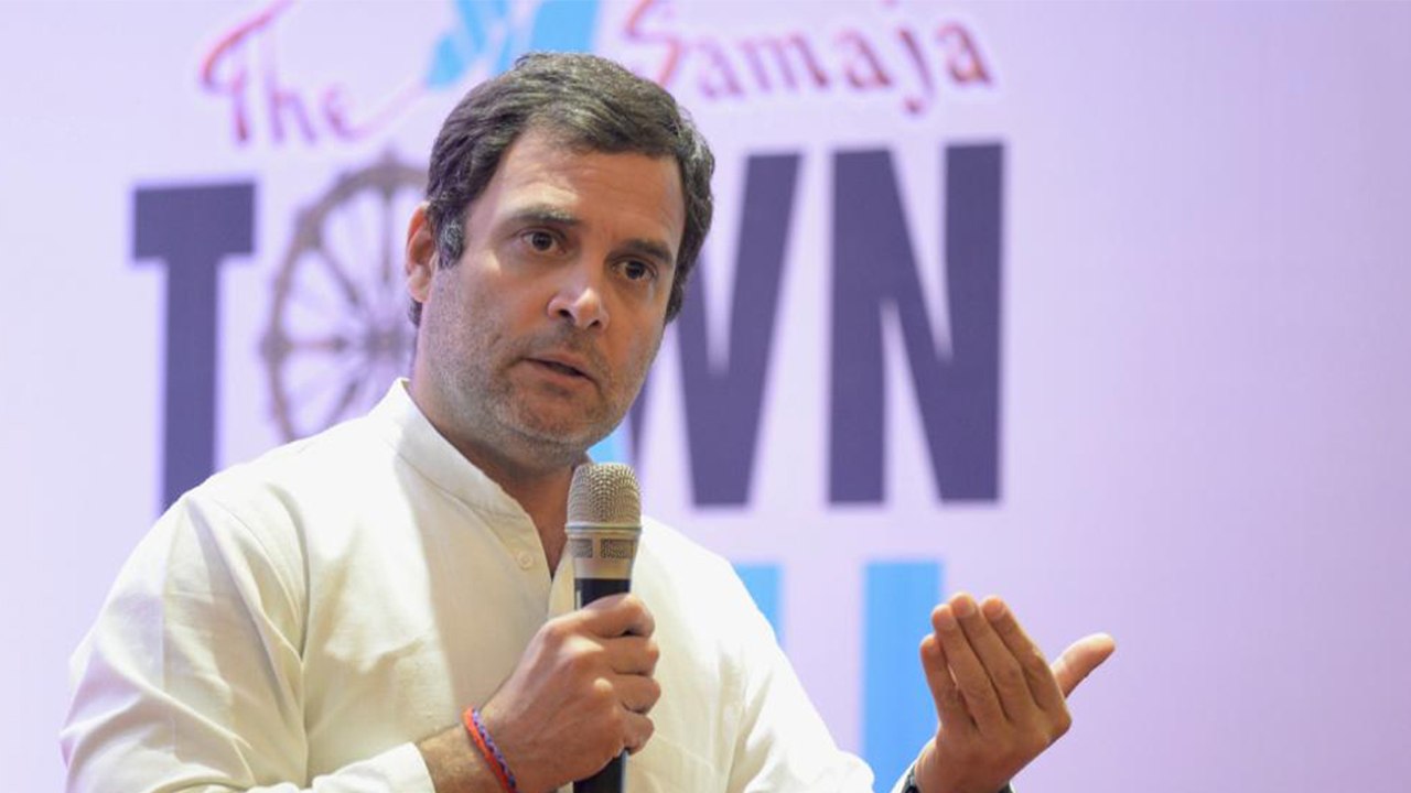 Rahul Gandhi ने क्यों कहा कि मुझे PM Modi को गले लगाने का मन करता है | वनइंडिया हिंदी