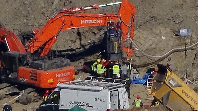 Spanish miners edge closer in efforts to reach 2-year-old boy trapped in well