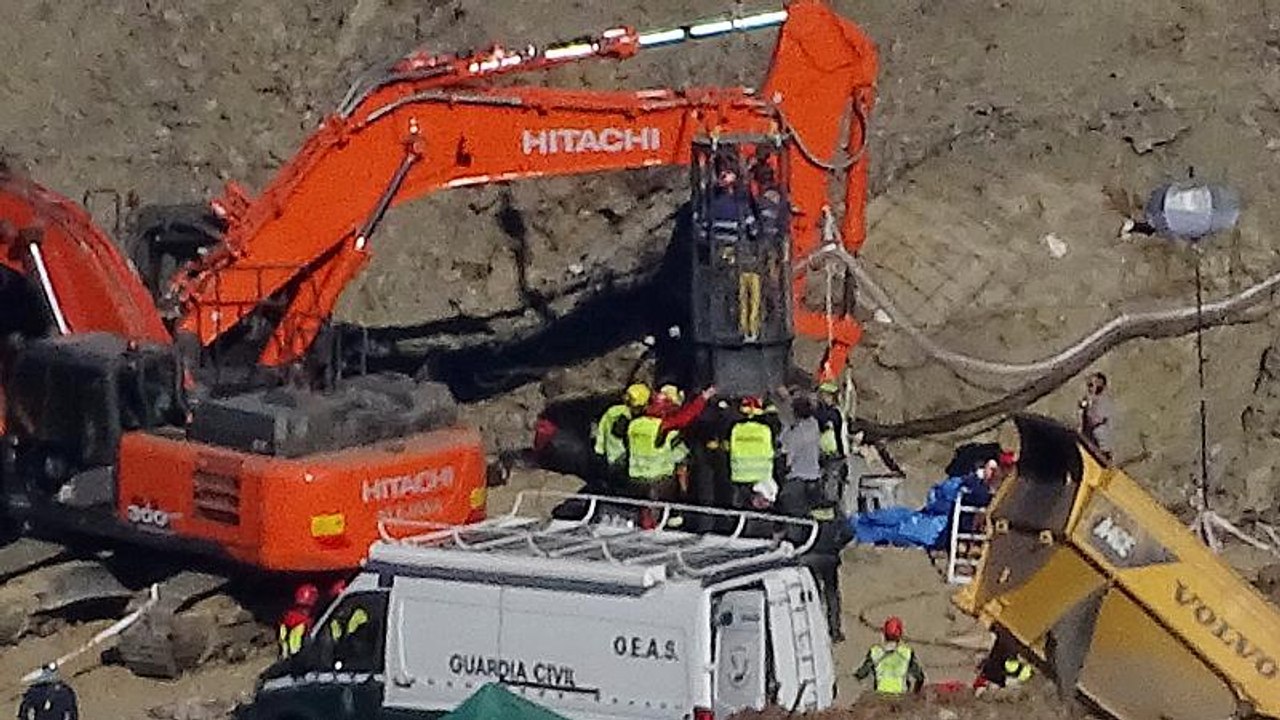Spanish miners edge closer in efforts to reach 2-year-old boy trapped in well