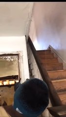 Piège dans l'escalier d'une maison de dealers, un couteau surgit si vous montez les marches !