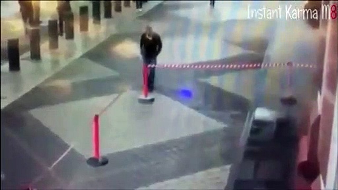 Vengeance D Un Poteau Sur Un Homme Mauvais Karma Video Dailymotion