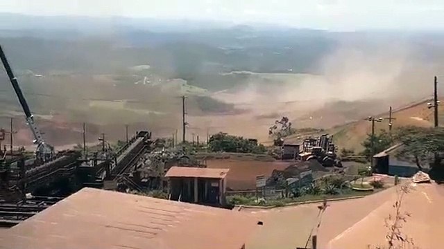 Momento que a barragem se rompeu em Brumadinho