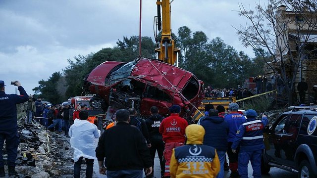 Antalya'da şiddetli yağış ve hortum: 2 ölü, 10 yaralı