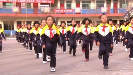 Зарядка в китайской школе