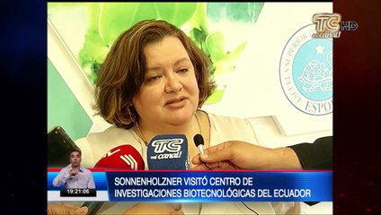 Sonnenholzner visitó centro de investigaciones biotecnológicas del Ecuador