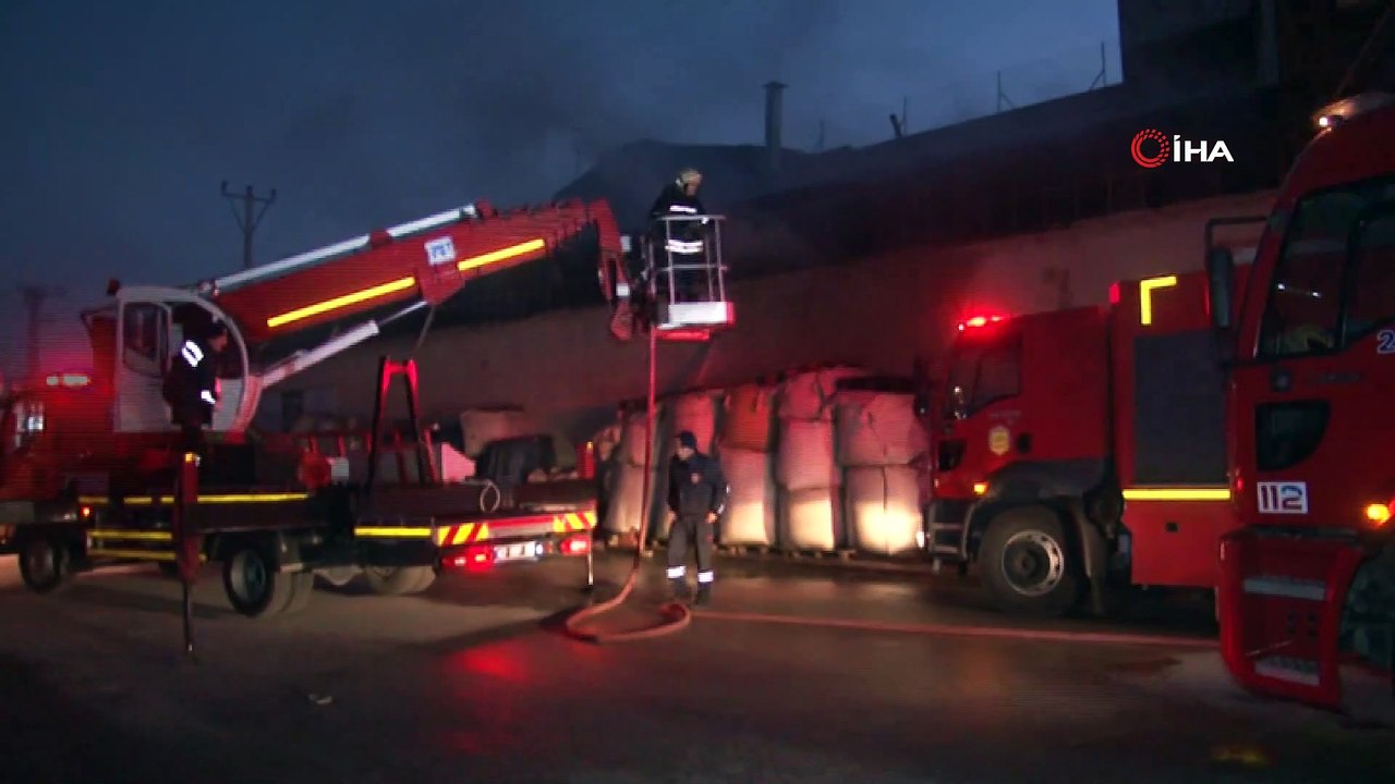 Plastik geri dönüşüm fabrikasında yangın