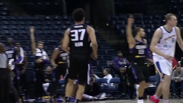 Reggie Hearn (15 points) Highlights vs. Santa Cruz Warriors