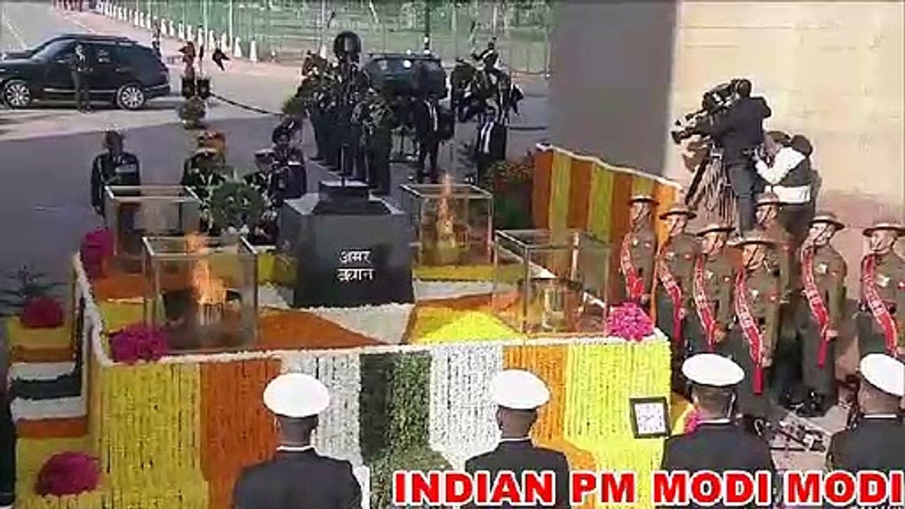 70 वें गणतंत्र दिवस पर अमर जवान ज्योति पर पीएम मोदी ने दी श्रद्धांजलि