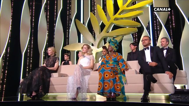 Hommage à Michel Legrand Juliette Armanet interprète Les Moulins de mon coeur- Cannes 2018