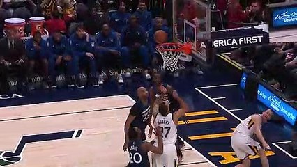 Taj Gibson pète un câble !