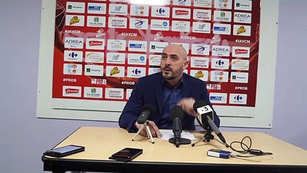 En conférence de presse : J.A.VCM / Orléans (Pro B J16) (2/3)