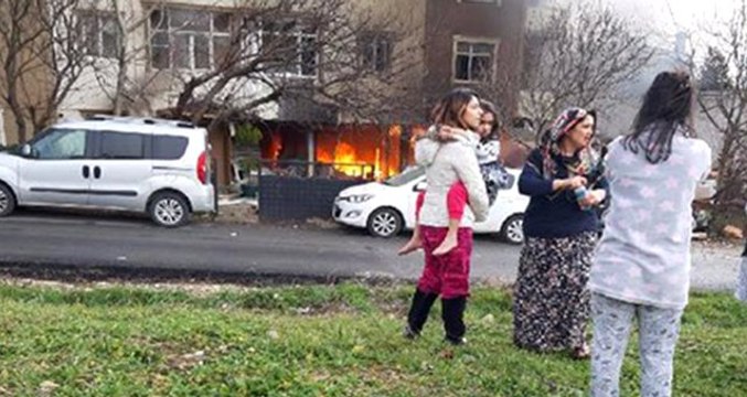 Son Dakika! Büyükçekmece'de Bir Binada Korkunç Patlama: Yaralılar Var