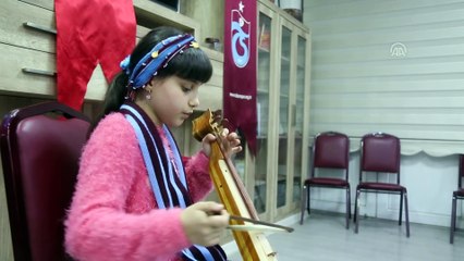 Küçük kemençecinin 'bordo-mavi' hayali - İSTANBUL