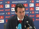 Emery again defends decision to bench Ozil