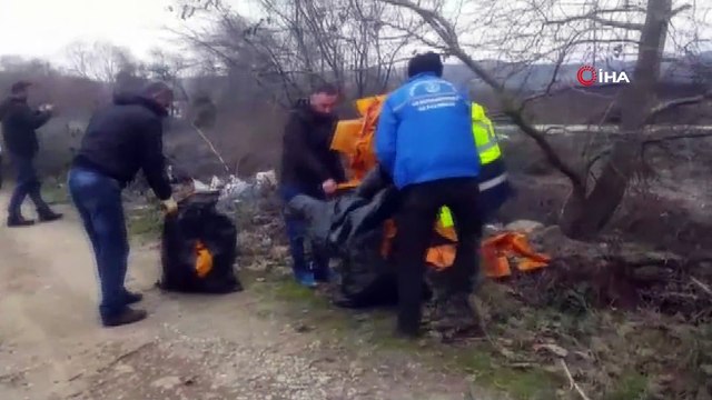 Çevre felaketi yaşanan dereye Çevre Müdürlüğü ve Büyükşehir el attı
