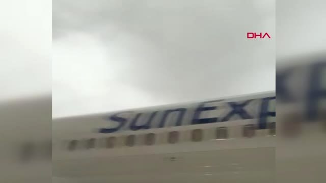 Antalya Havalimanı'nda Hortum Anı Amatör Kameralara Yansıdı-4