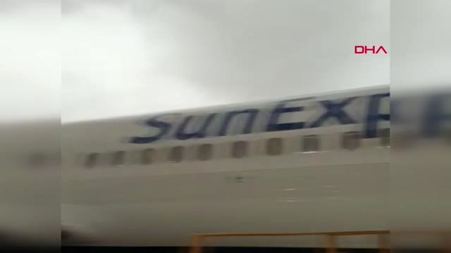 Antalya Havalimanı'nda Hortum Anı Amatör Kameralara Yansıdı-8