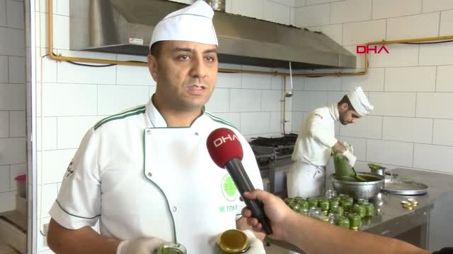 Adana Kakaolu Fındık Kremasına Karşı Antep Fıstığı Ezmesi Üretti