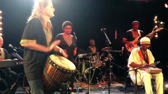 Isabelle GUIDON Percussionniste solo percussions Afrobeat Jazz djembe